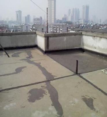 蓬江漏水维修 楼顶漏水是什么原因，楼顶漏水维修方法是什么?